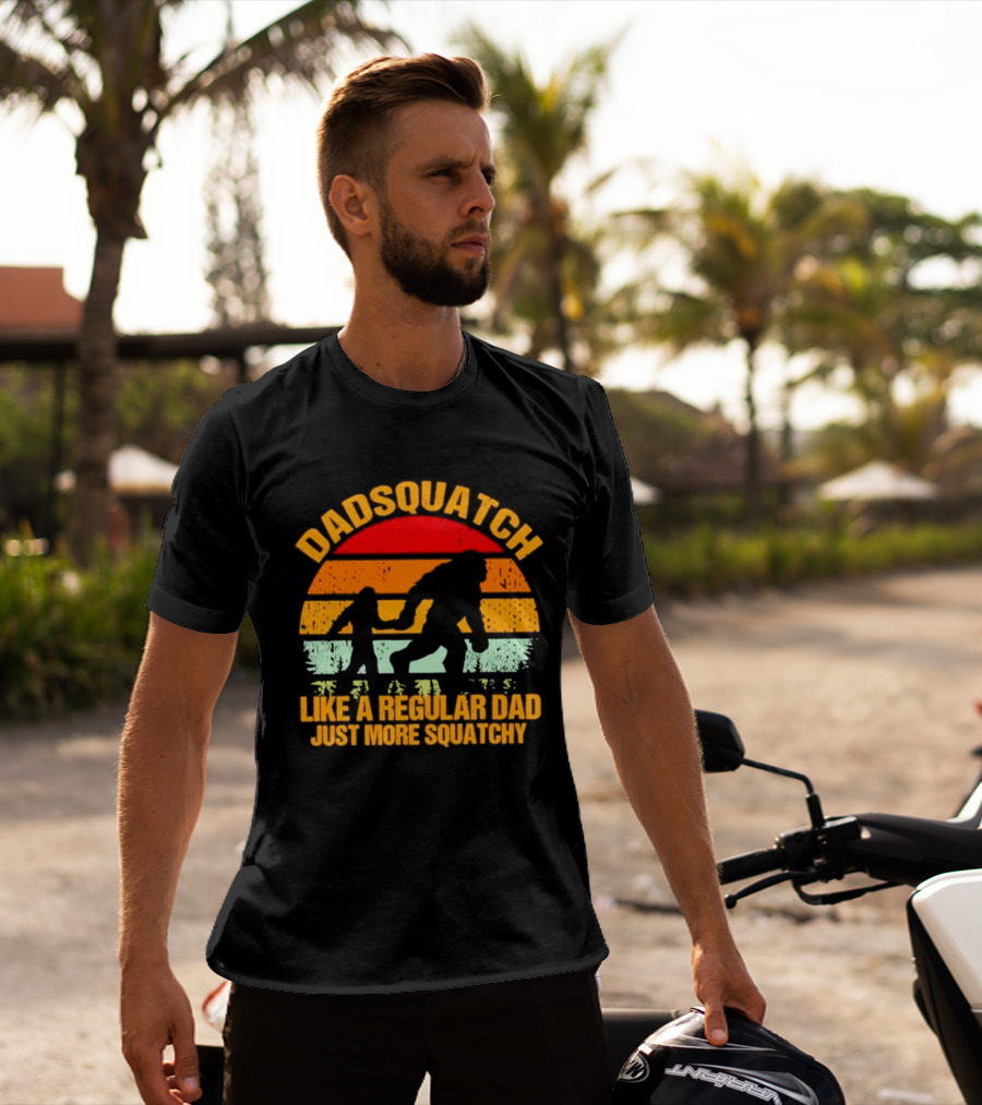 Dadsquatch Like A Regular Dad Just More Squatchy Bigfoot Silhouette Sunset Retro Vibe T-Shirt
