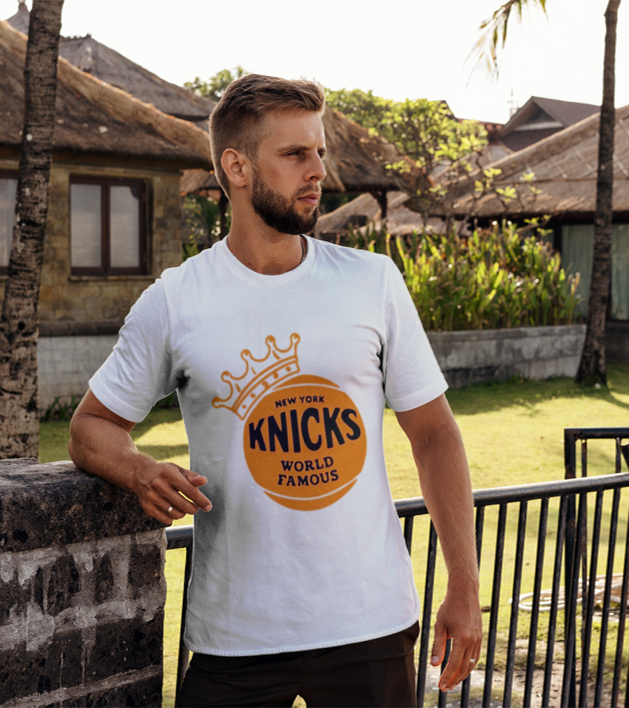 New York Knicks NBA Basketball World Famous Crown T-Shirt