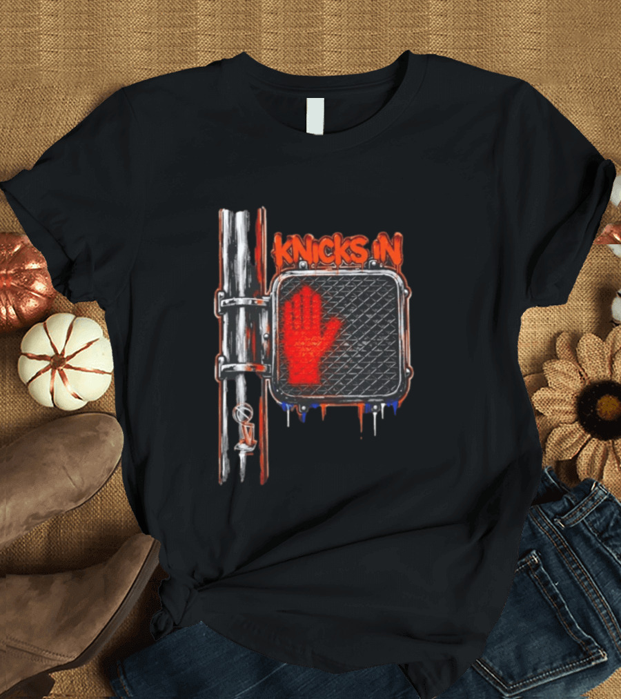 Knicks In 4 Hand Sign Traffic Light NBA T-Shirt