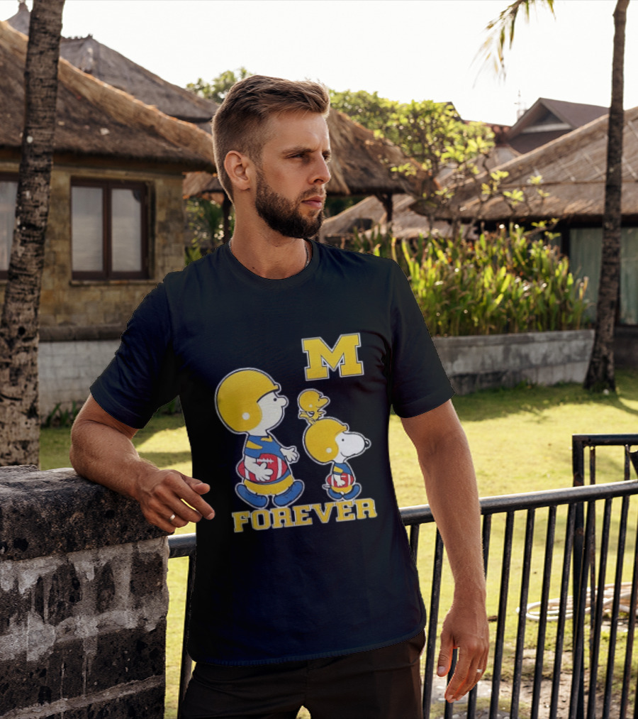 Peanuts Forever Michigan Wolverines M Football Charlie Brown Snoopy Woodstock T-Shirt