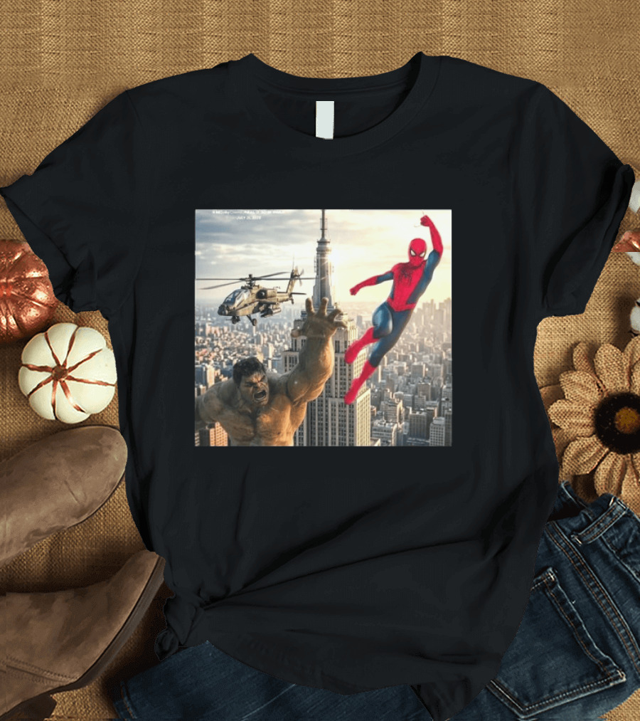 Brand New Day Spider Man And Hulk In Epic New York Battle Scene T-Shirt