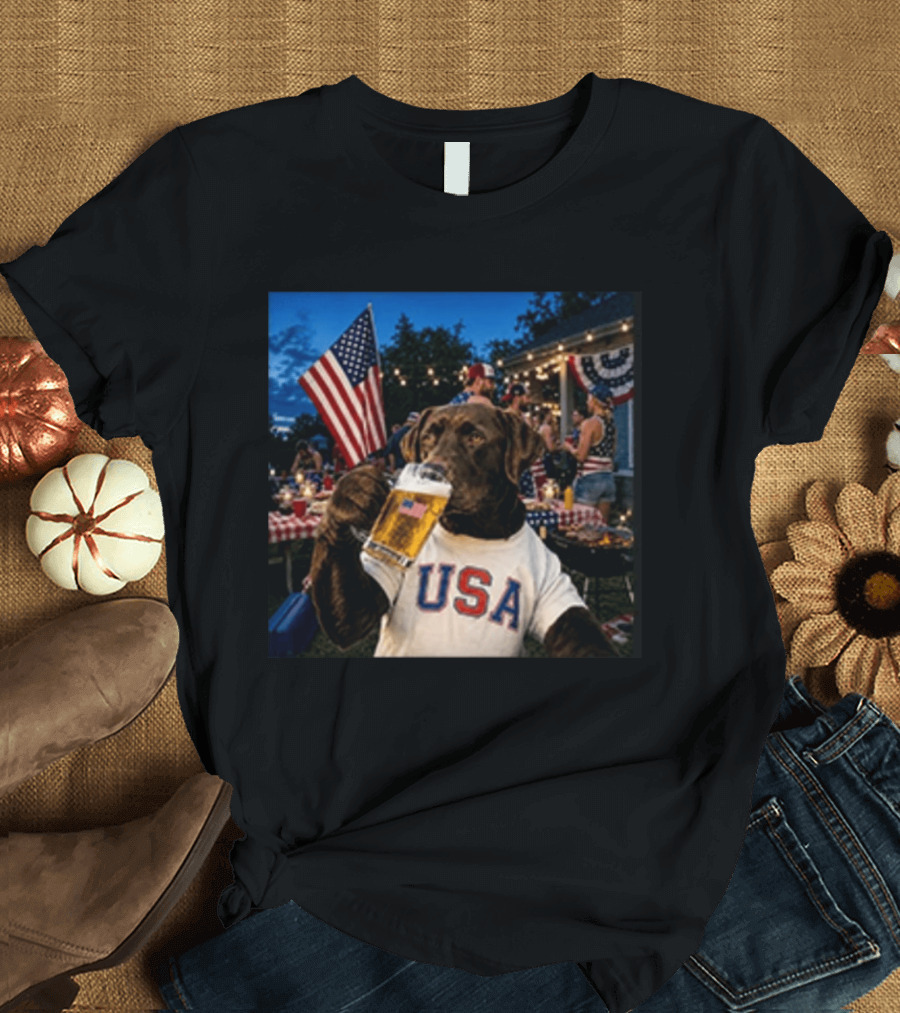USA Chocolate Lab Drinking Beer American Flag 4th Of July Dog T-Shirt