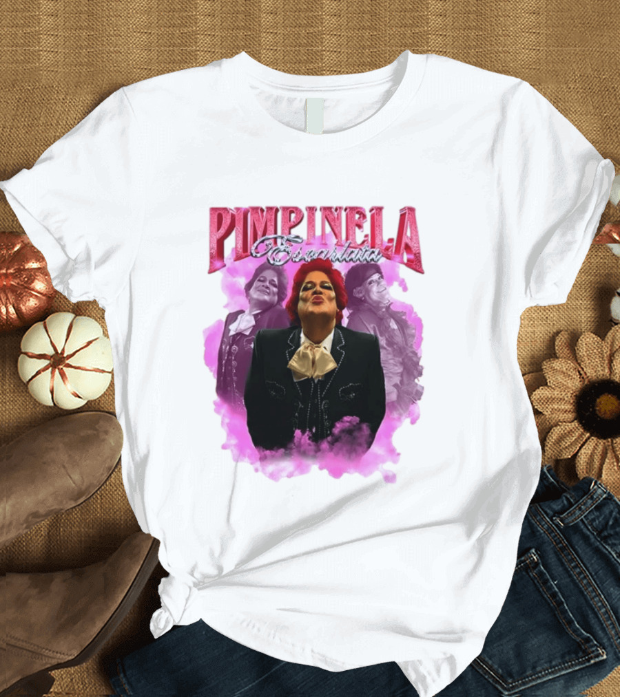 Pimpinela Escarlata Kissing Pose With Pink Smoke Backdrop T-Shirt