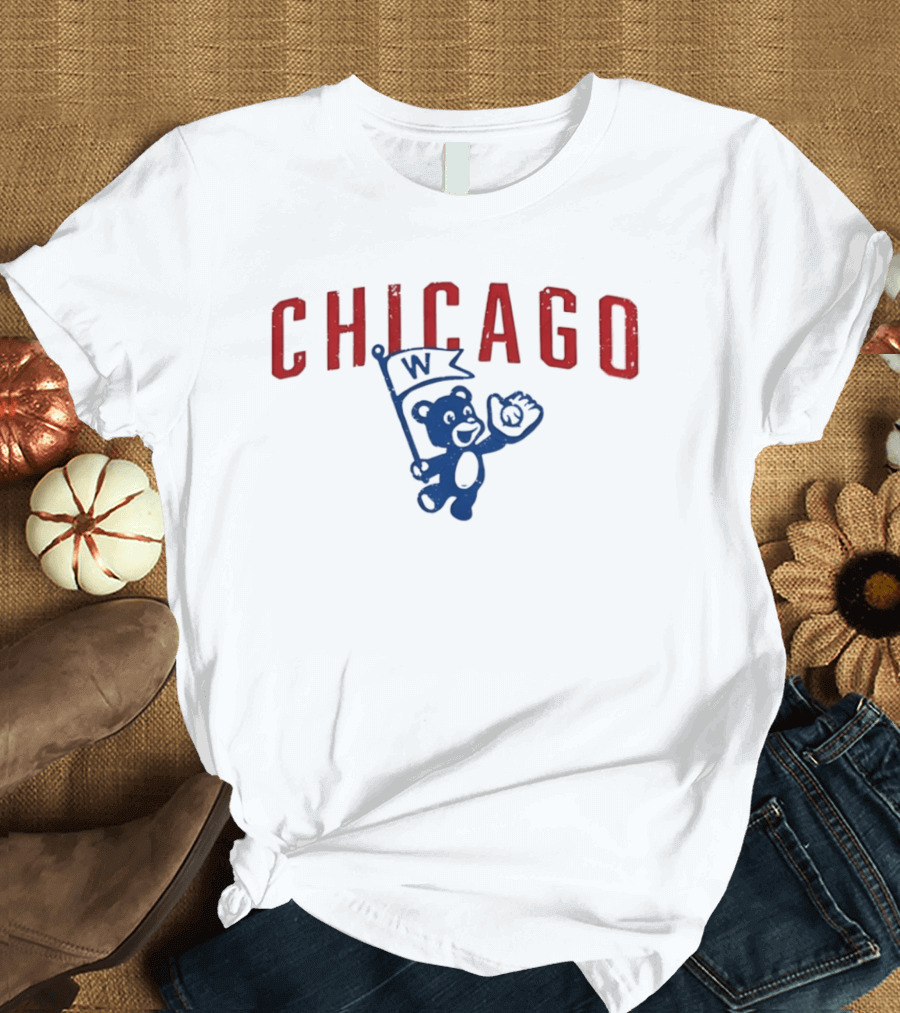 Chicago Baseball Bear Holding W Flag T-Shirt
