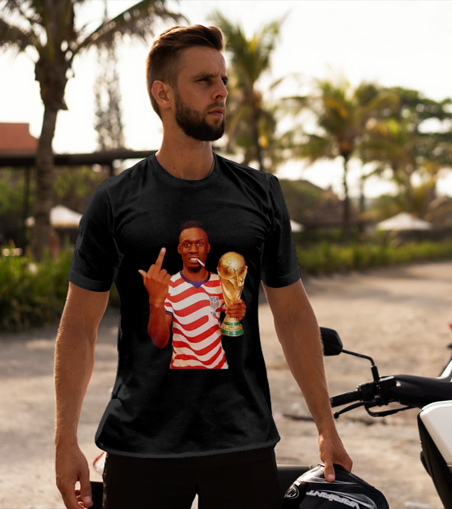 Folarin Balogun USA National Team Smoking Middle Finger World Cup Trophy T-Shirt