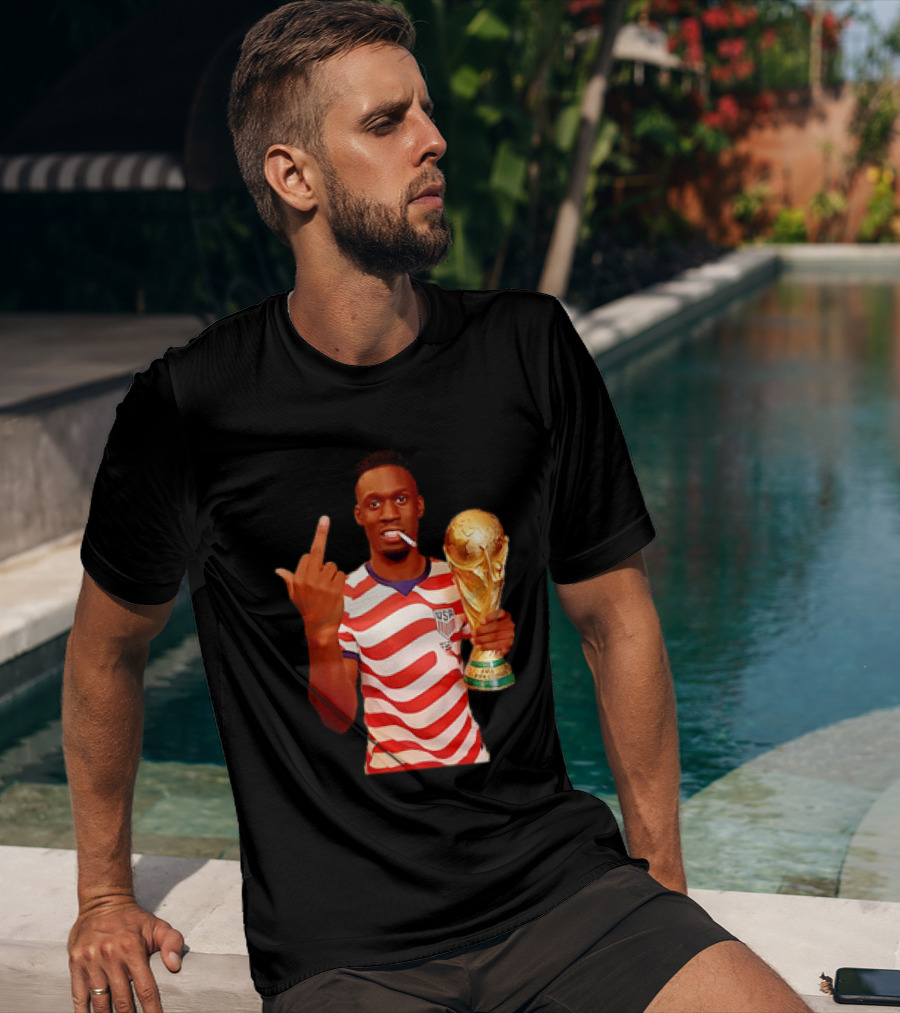 Folarin Balogun USA National Team Smoking Middle Finger World Cup Trophy T-Shirt