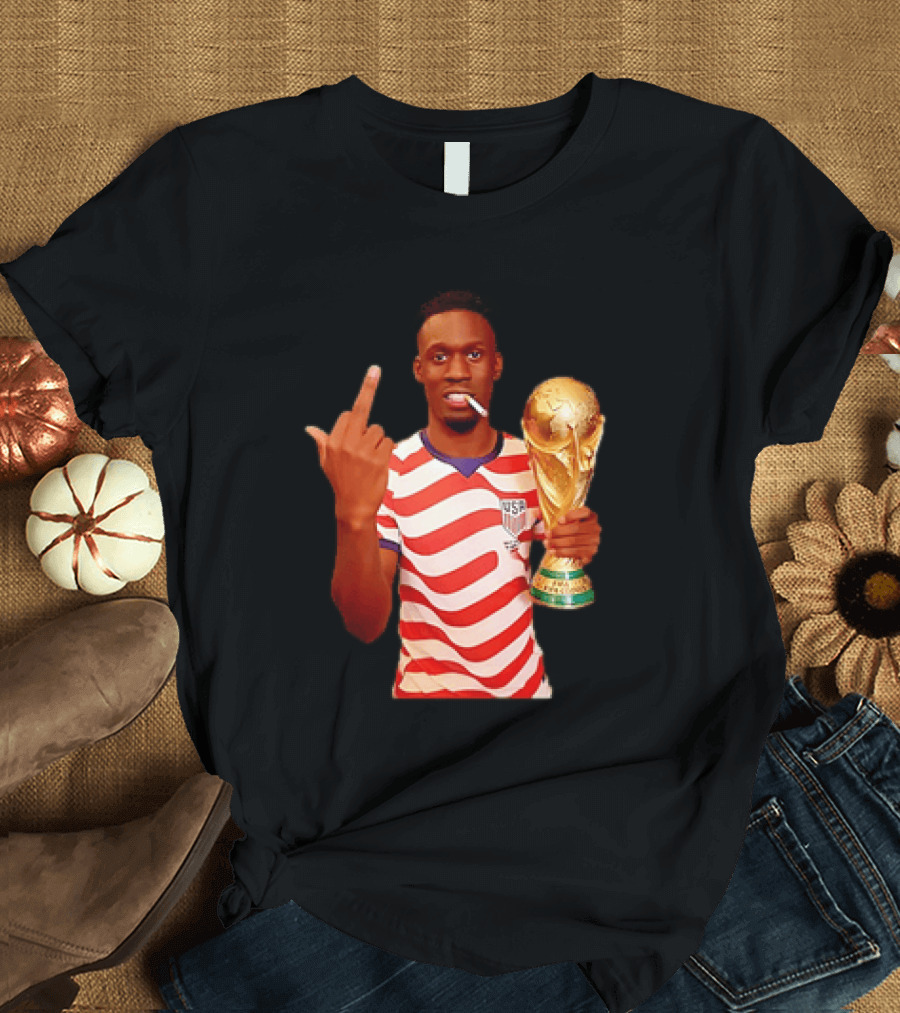 Folarin Balogun USA National Team Smoking Middle Finger World Cup Trophy T-Shirt