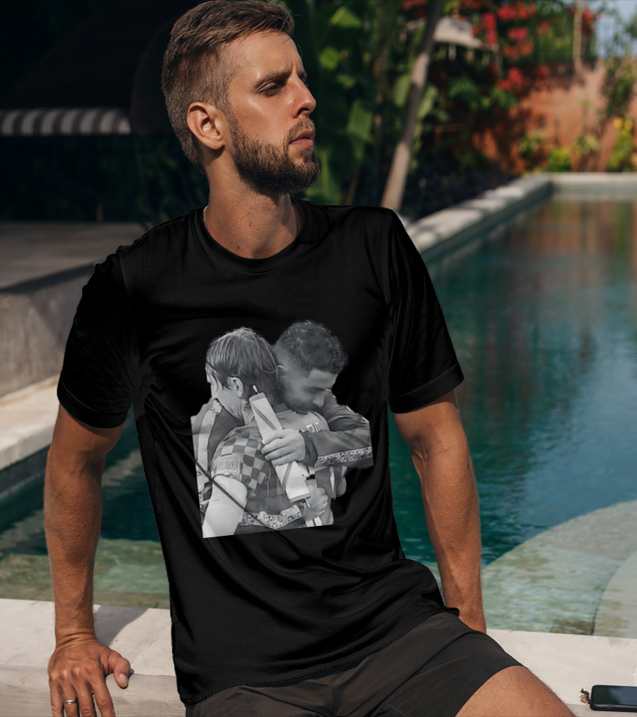 Luka Modric Cristiano Ronaldo Embrace Football Respect UEFA Nations League Croatia Portugal T-Shirt