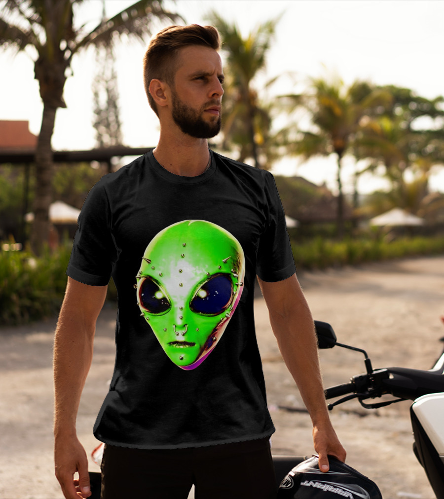 Believe Alien Pierced Face Extraterrestrial Iconic Green Martian Head T-Shirt