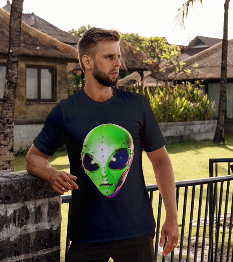 Believe Alien Pierced Face Extraterrestrial Iconic Green Martian Head T-Shirt