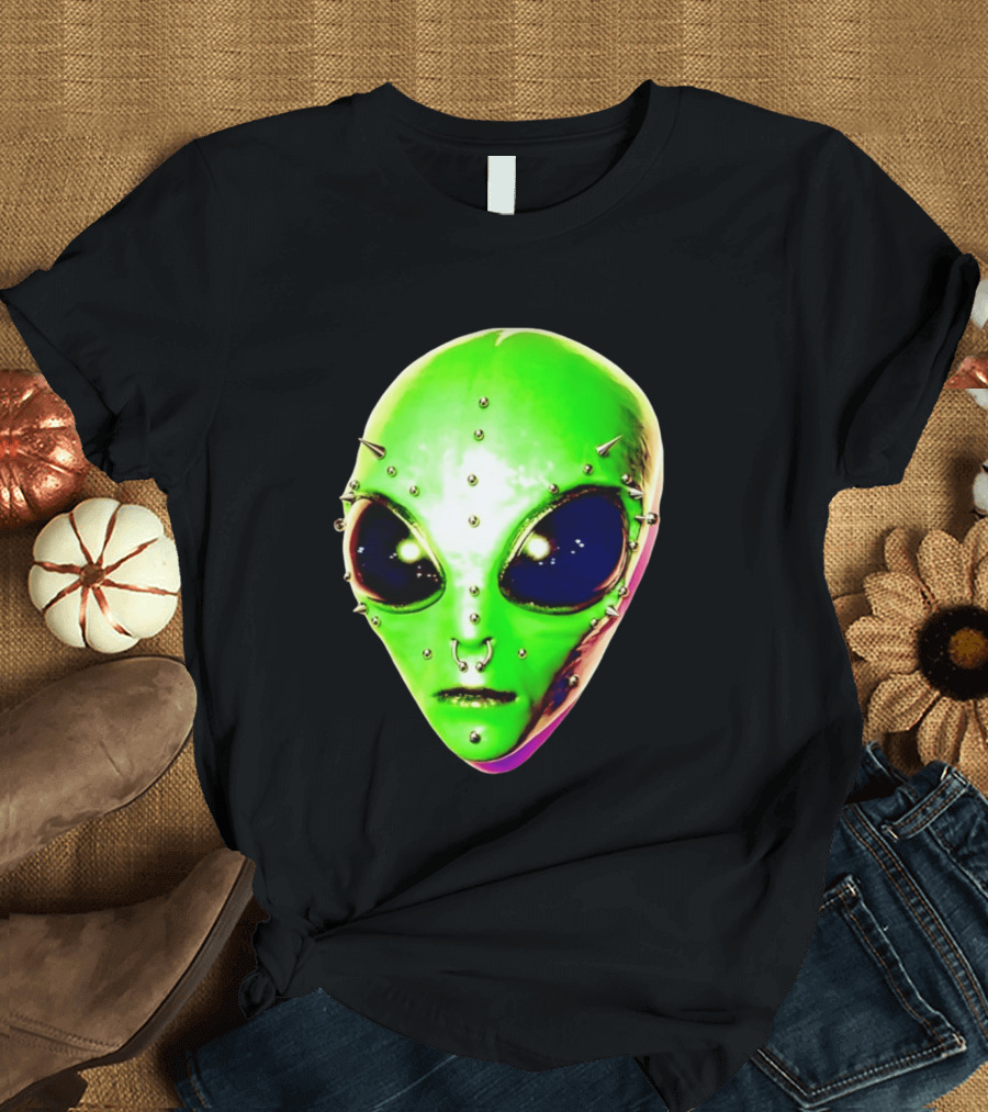 Believe Alien Pierced Face Extraterrestrial Iconic Green Martian Head T-Shirt