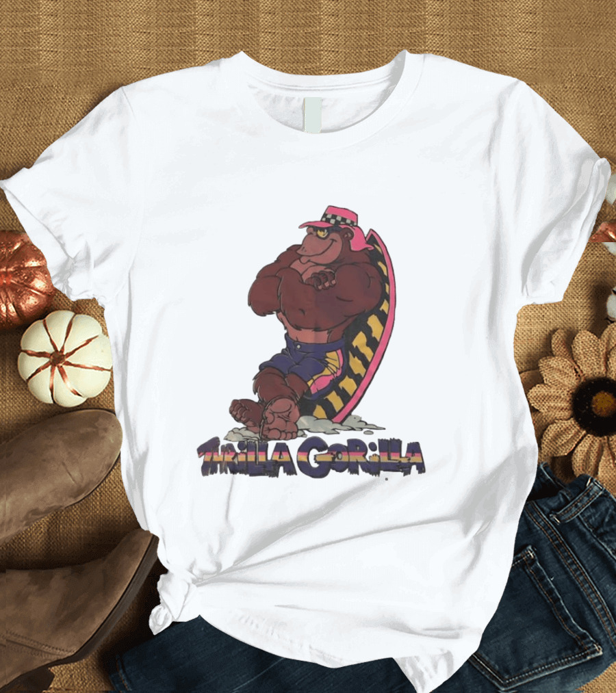 Thrilla Gorilla Town And Country Surf Checkered Hat Surfboard T-Shirt