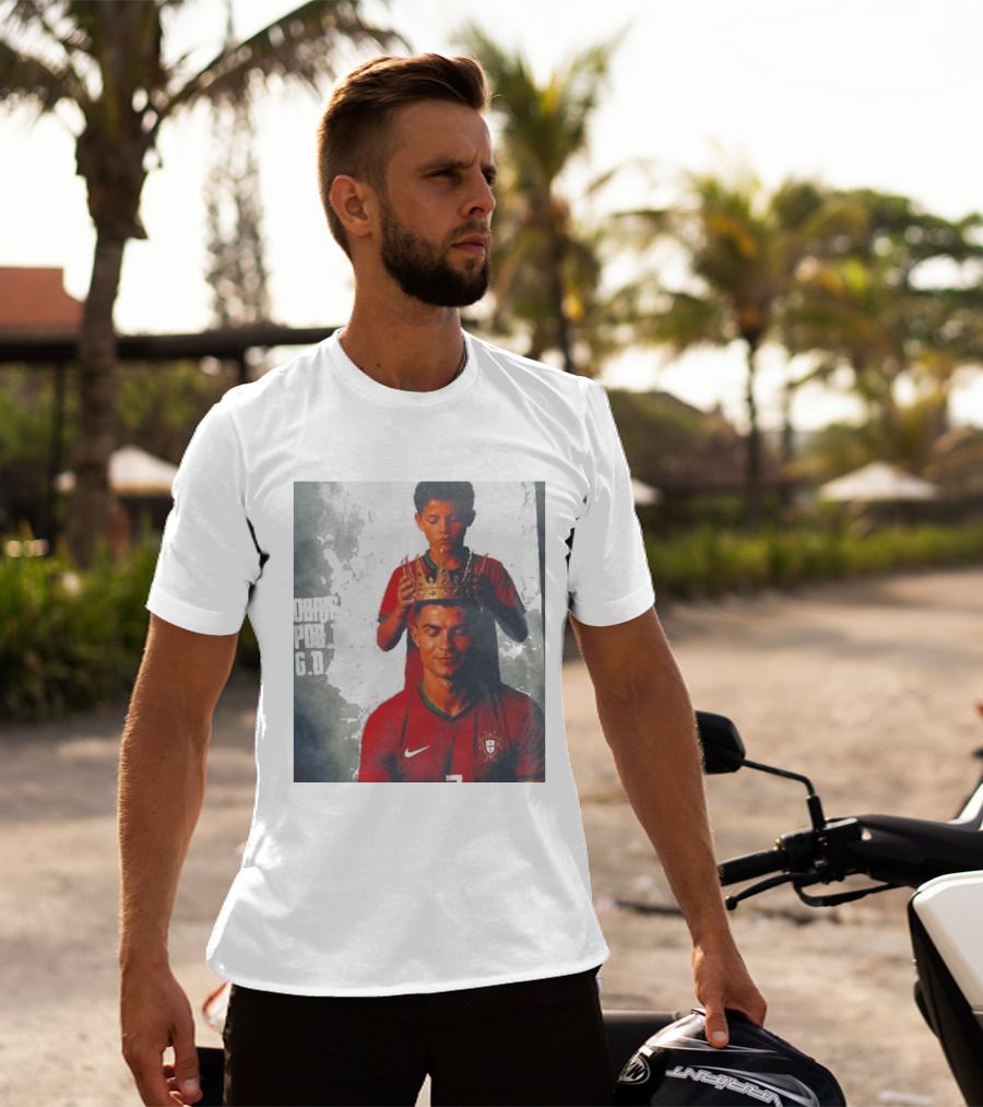 Cristiano Ronaldo Portugal Obrigado Por Tudo GOAT Crowned King Soccer Legend T-Shirt