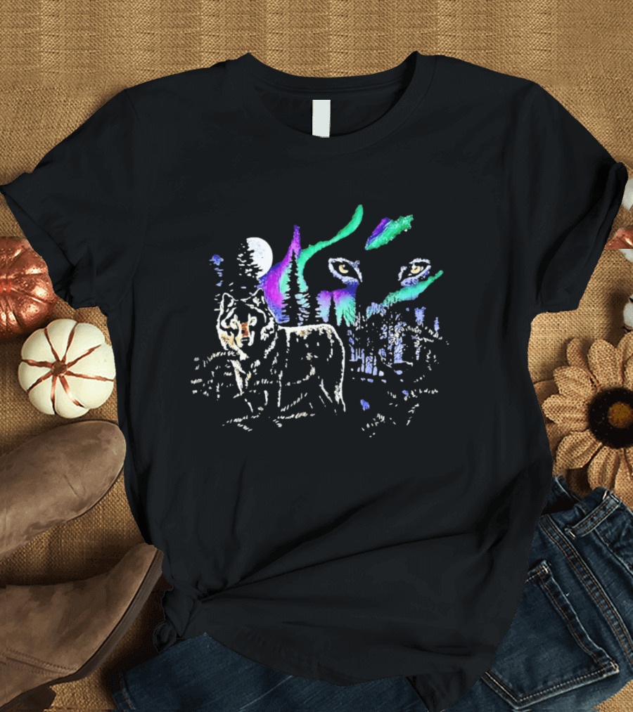 Northern Lights Wolf Under Starry Sky Moonlight Scene T-Shirt