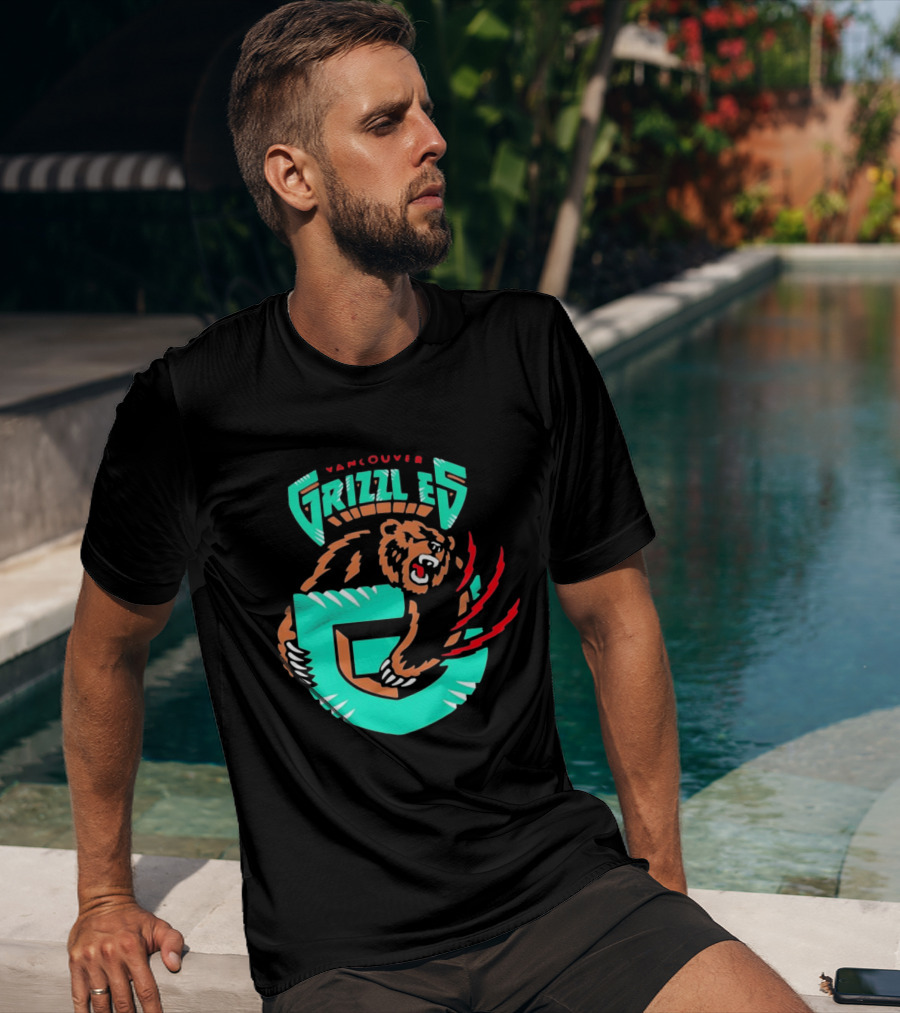 Vancouver Grizzlies Bear Claw Retro Sports Emblem Men's T-Shirt