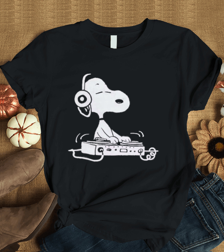 Kith Peanuts Snoopy DJ Collaboration T-Shirt