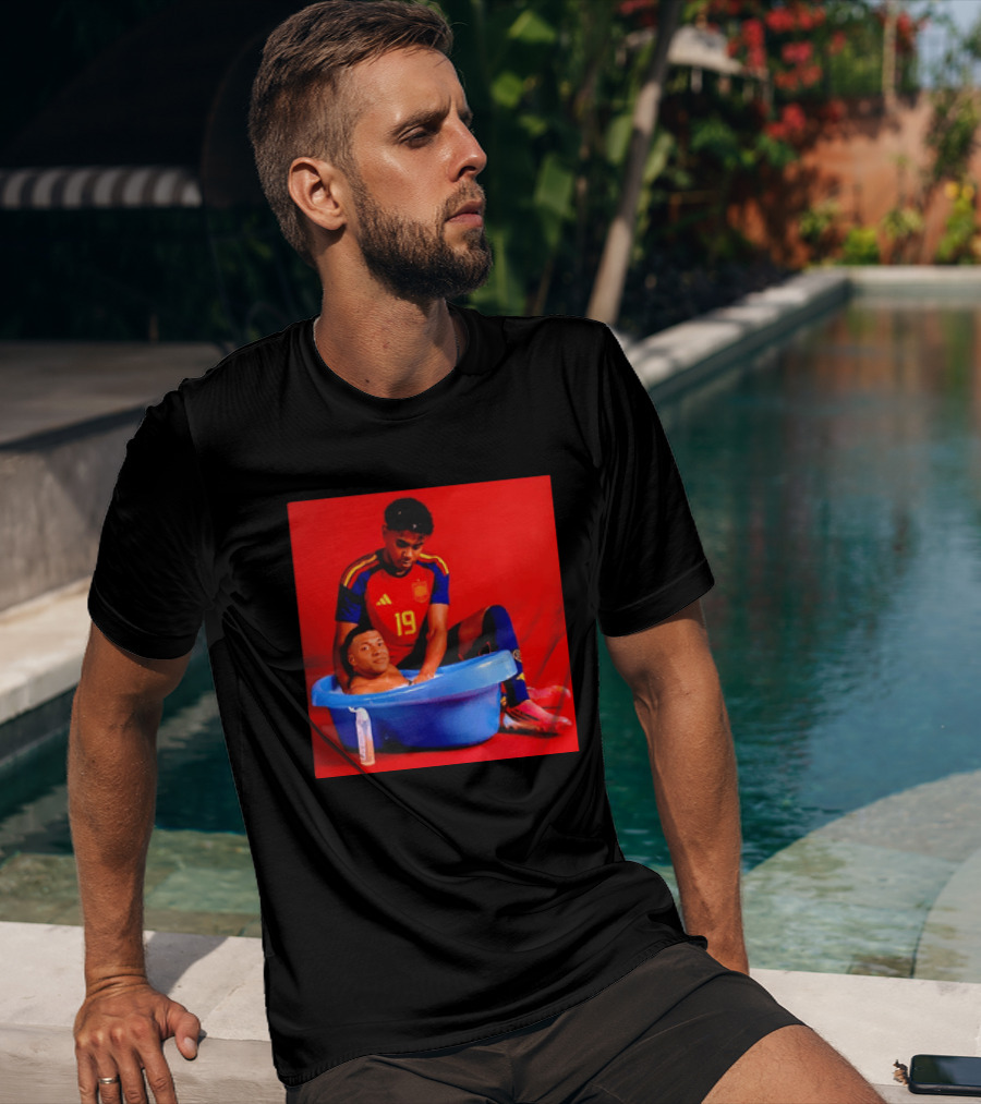 Kylian Mbappe Lamine Yamal Spain Soccer Bath Comedy Scene T-Shirt