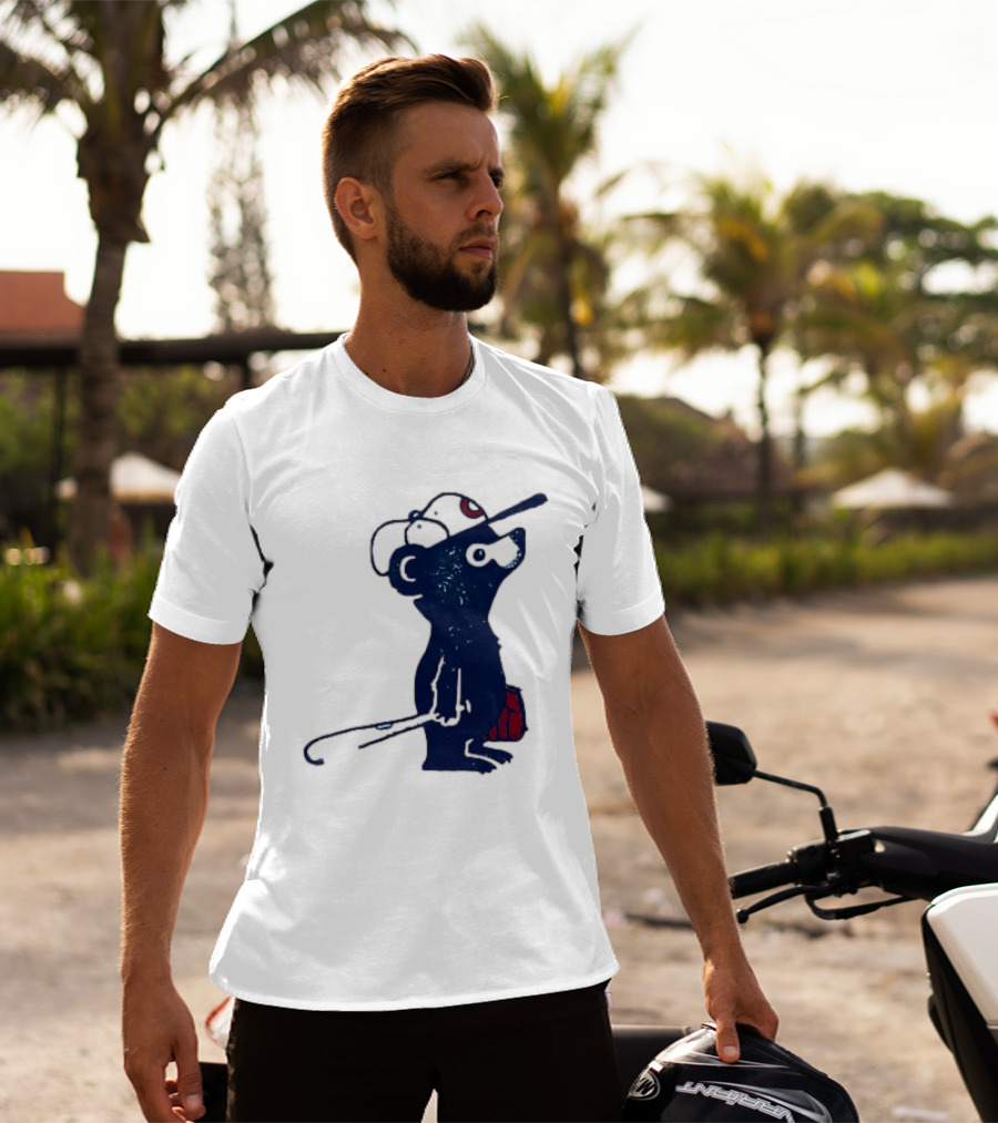 Chicago Cubs Baseball Bear Hitting With Bat And Glove T-Shirt