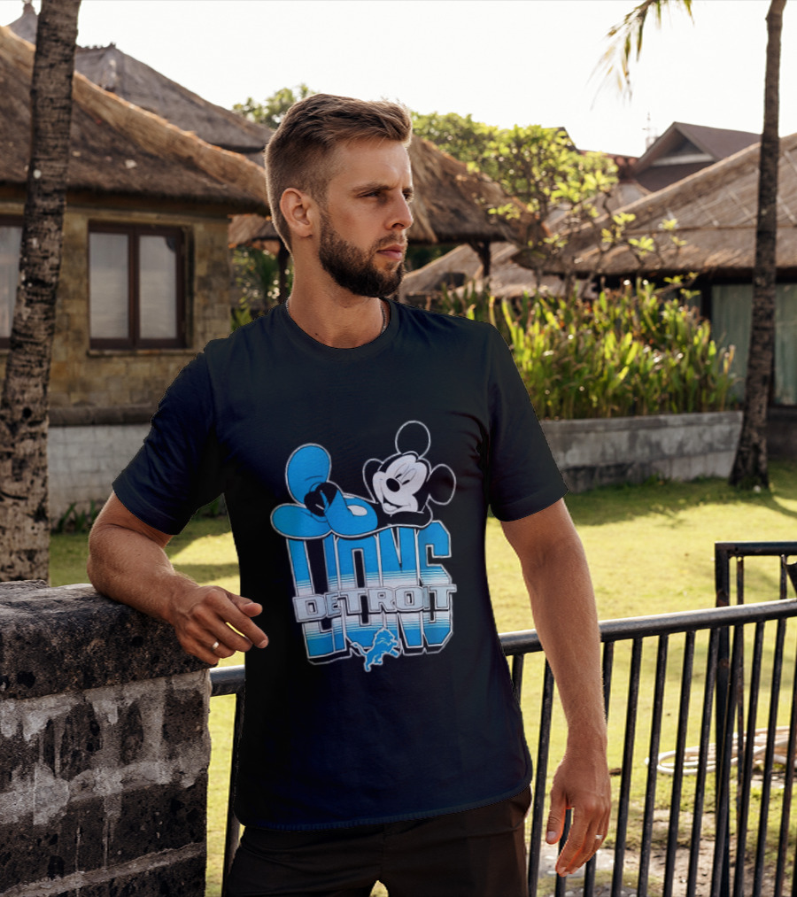 Mickey Mouse Relaxing Detroit Lions Disney Football T-Shirt