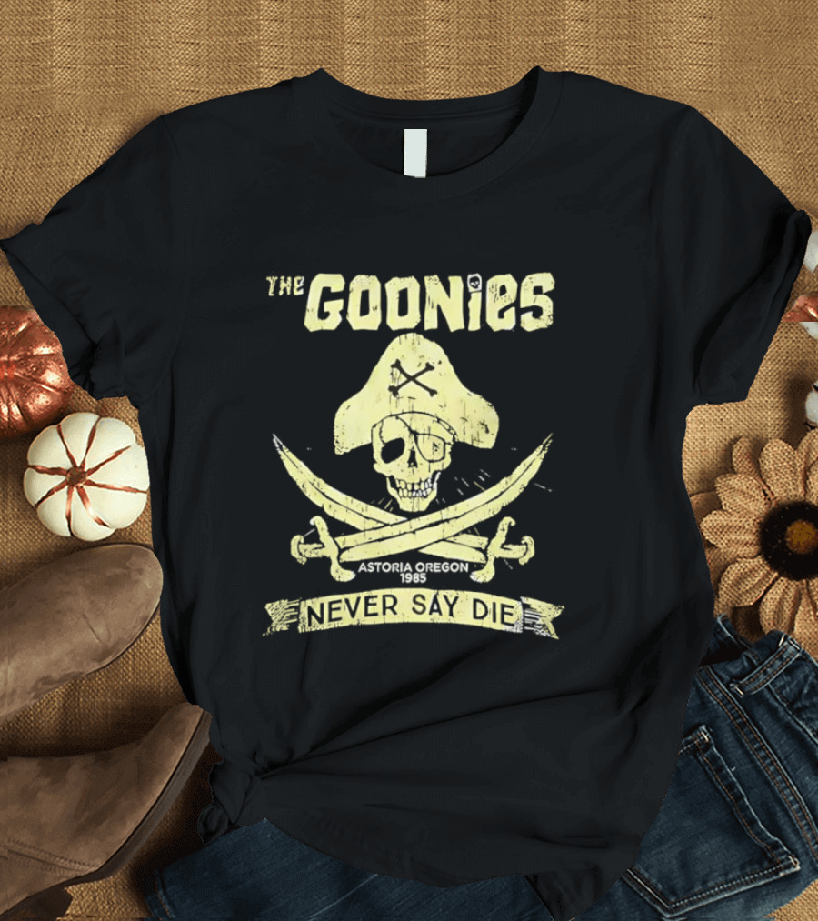 The Goonies Never Say Die Astoria Oregon 1985 Skull Pirate T-Shirt