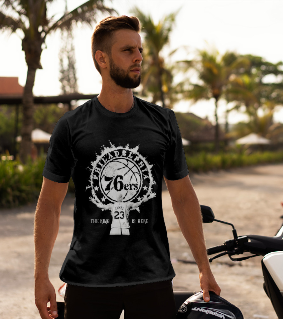 LeBron Philly 76ers The King Is Here 23 T-Shirt