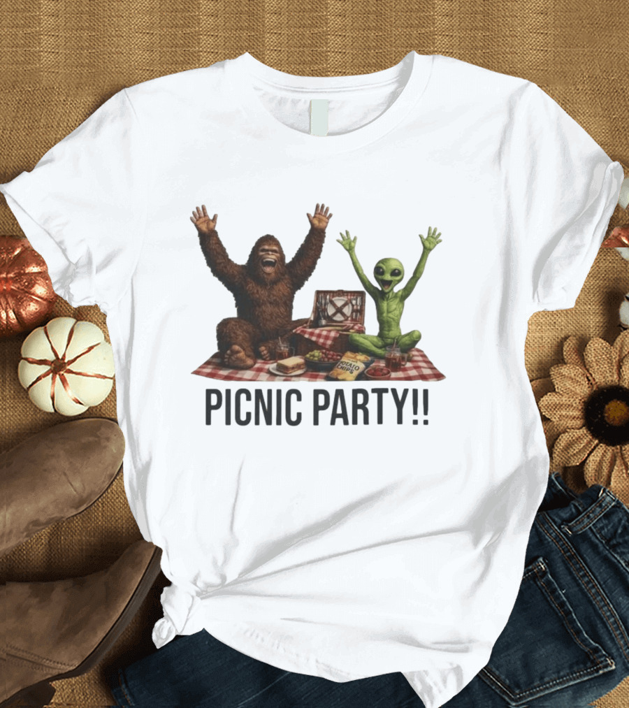 Bigfoot And Alien Picnic Party With Chips And Sandwiches T-Shirt