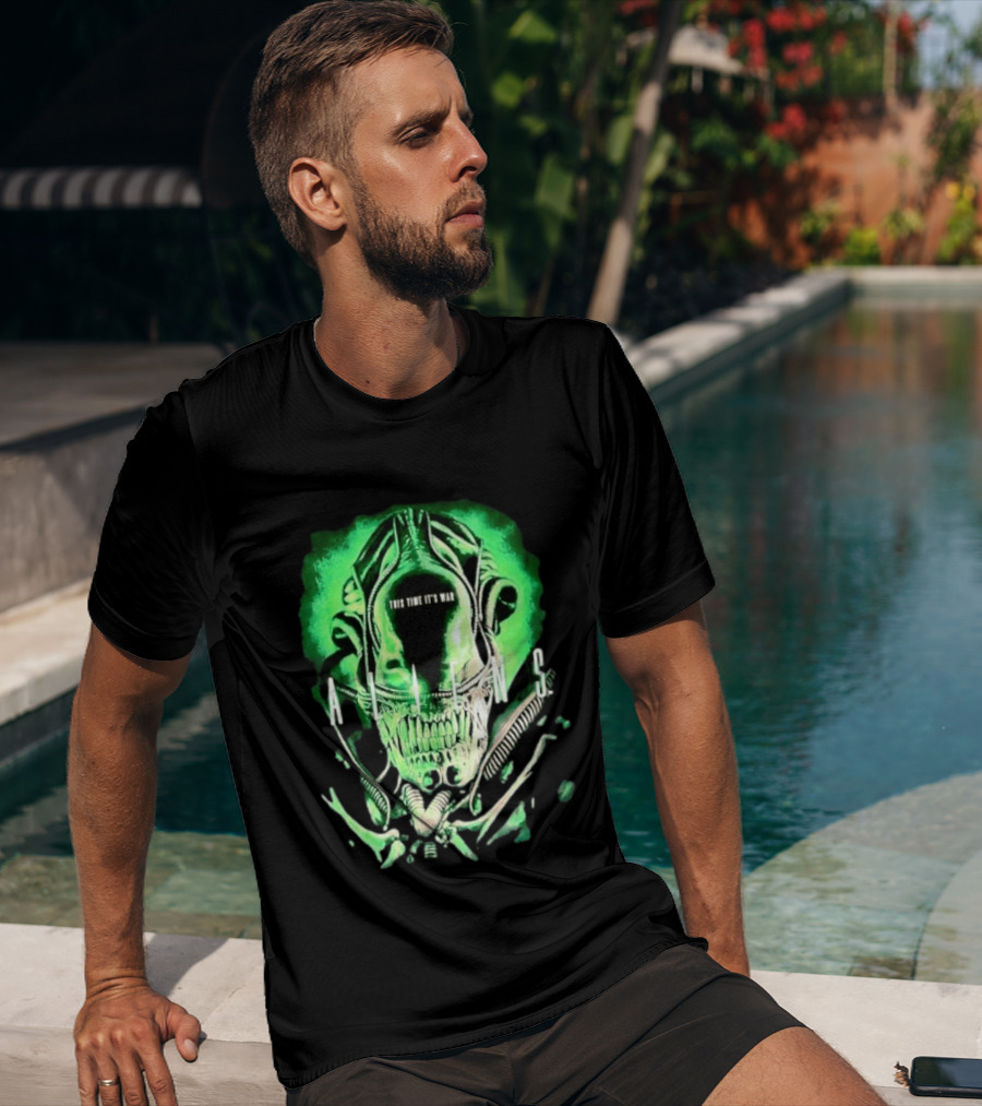 Xenomorph Aliens This Time It's War Alien Franchise Movie T-Shirt
