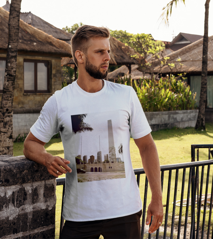 Obelisco Do Ibirapuera M M D C Viveram Pouco Para Morrer Bem Morreram Jovens Historical Monument São Paulo Brazil T-Shirt
