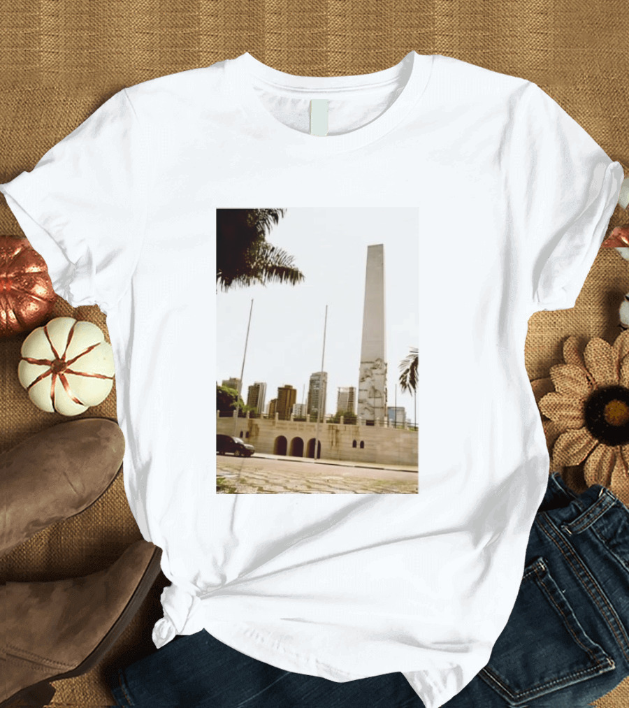 Obelisco Do Ibirapuera M M D C Viveram Pouco Para Morrer Bem Morreram Jovens Historical Monument São Paulo Brazil T-Shirt