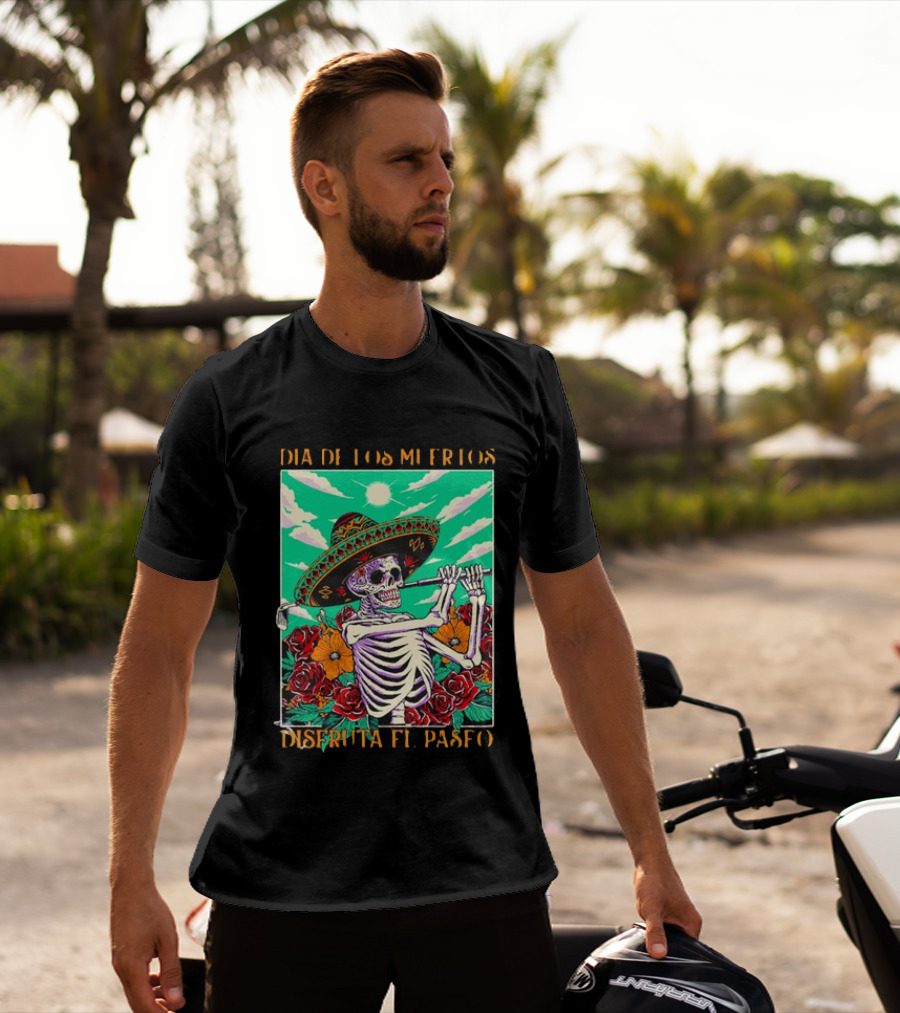 Calavera Golfer Día De Los Muertos Sombrero Flores Disfruta El Paseo T-Shirt