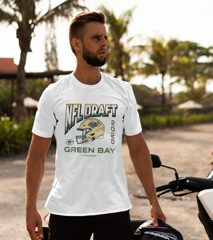 NFL Draft 2025 Green Bay APR 4 Wisconsin Packers Helmet T-Shirt