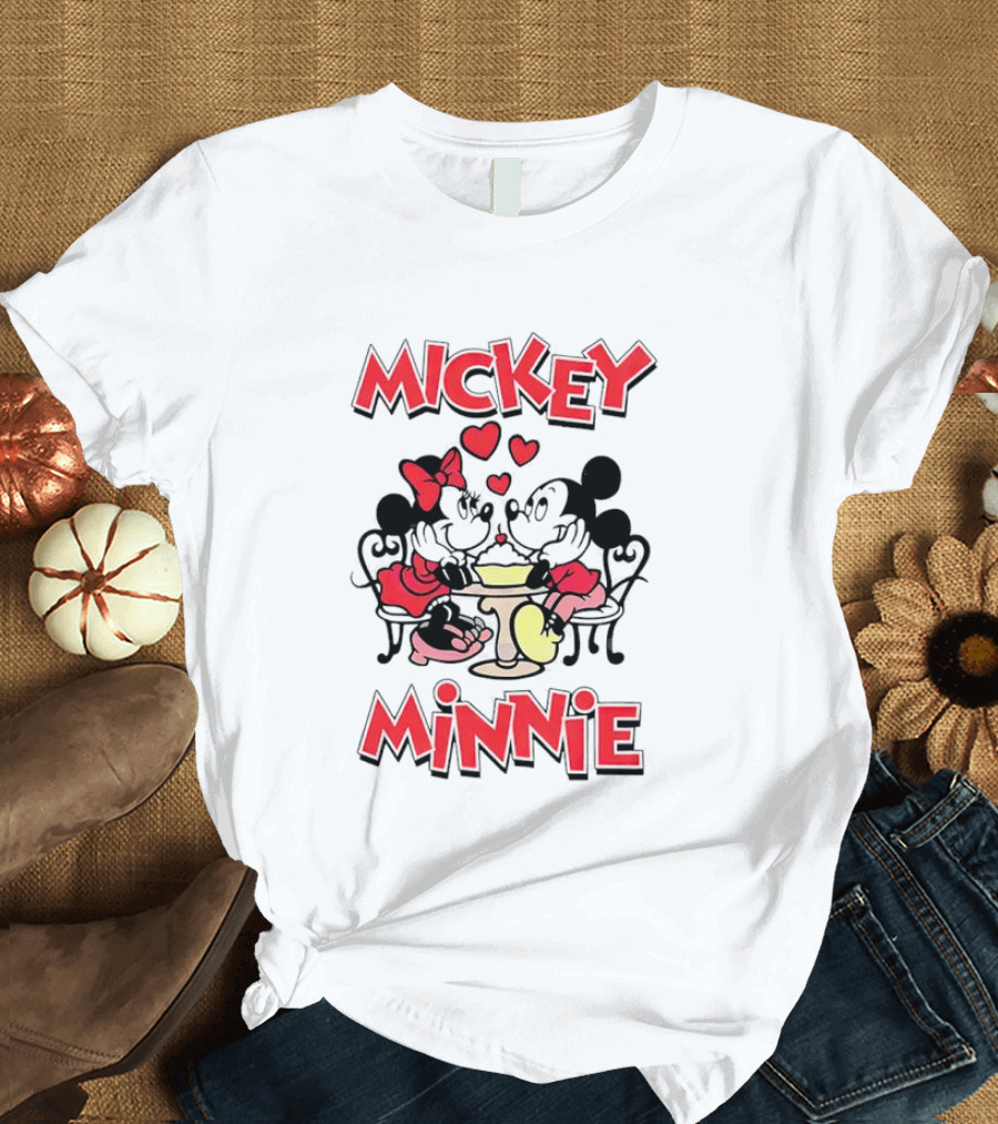 Mickey Minnie Romantic Valentine's Day Hearts And Cafe Scene T-Shirt