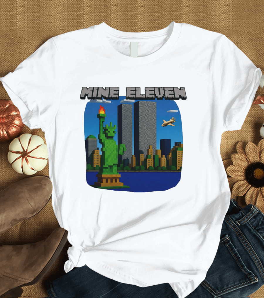Mine Eleven Pixel City Statue Vector World Twin Towers Scene T-Shirt