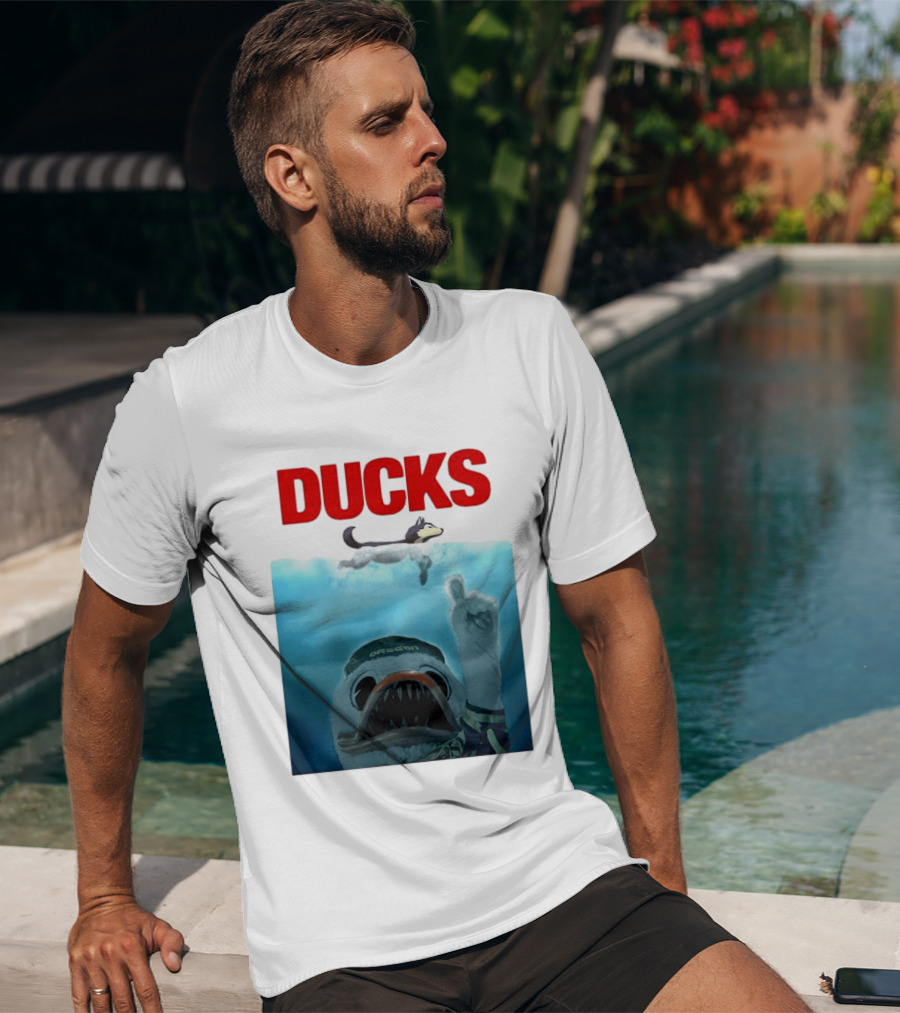 Oregon Ducks Jaws Parody With Washington Huskies Rivalry T-Shirt