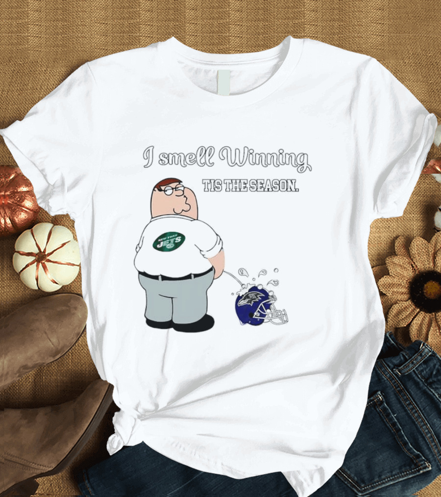 Peter Griffin New York Jets I Smell Winning Tis The Season Peeing On Baltimore Ravens Helmet T-Shirt