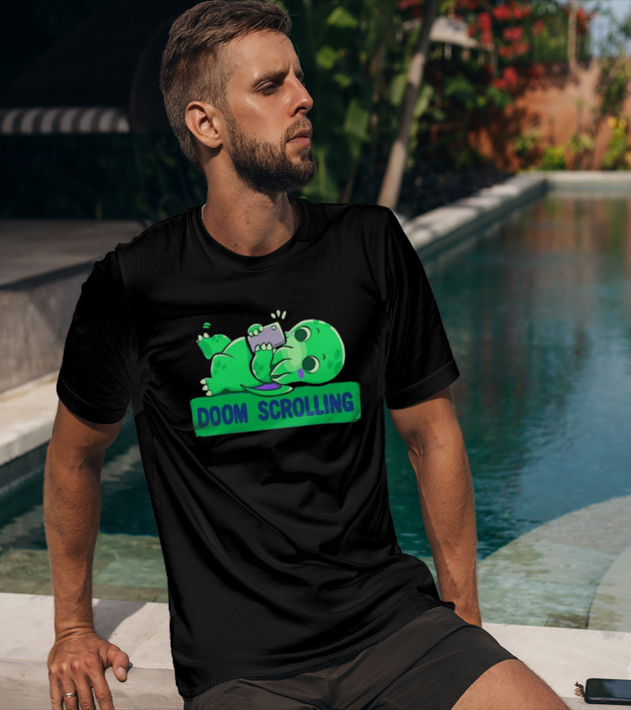 Doom Scrolling Cthulhu Lovecraft Monster With Smartphone T-Shirt