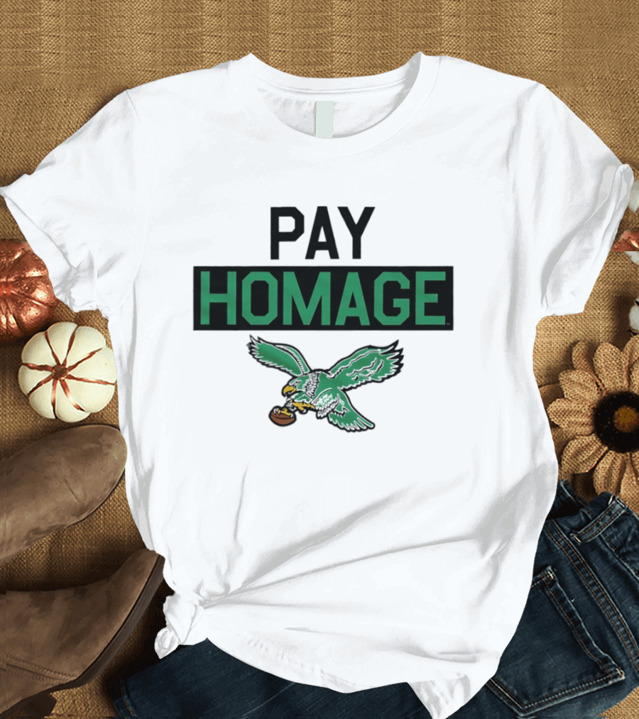 Pay Homage Philadelphia Eagles Football Vintage Eagle Carrying Football T-Shirt