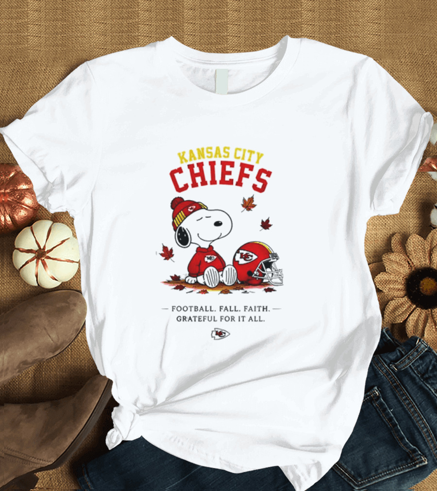 Kansas City Chiefs Snoopy Football Fall Faith Grateful For It All T-Shirt
