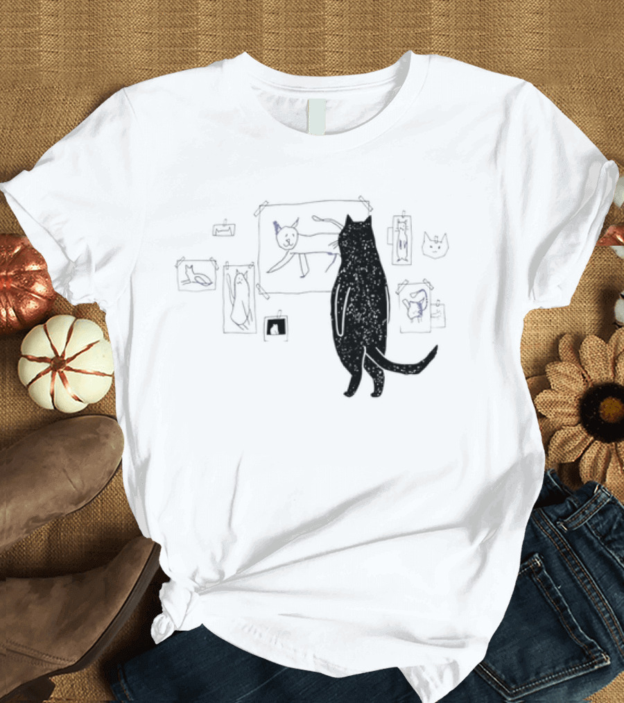 Black Cat Observing Doodle Drawings Of Cats T-Shirt