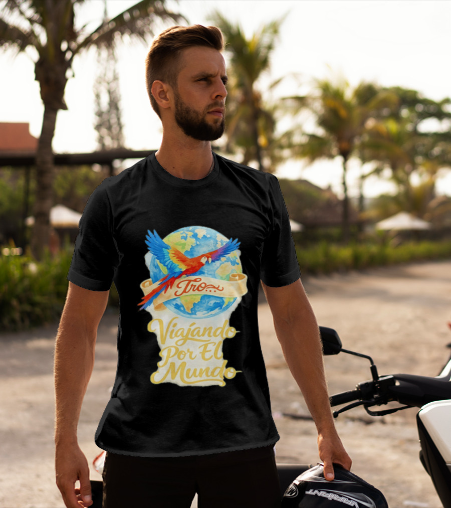 Tro Macaw Flying Across Globe Viaje Por El Mundo T-Shirt
