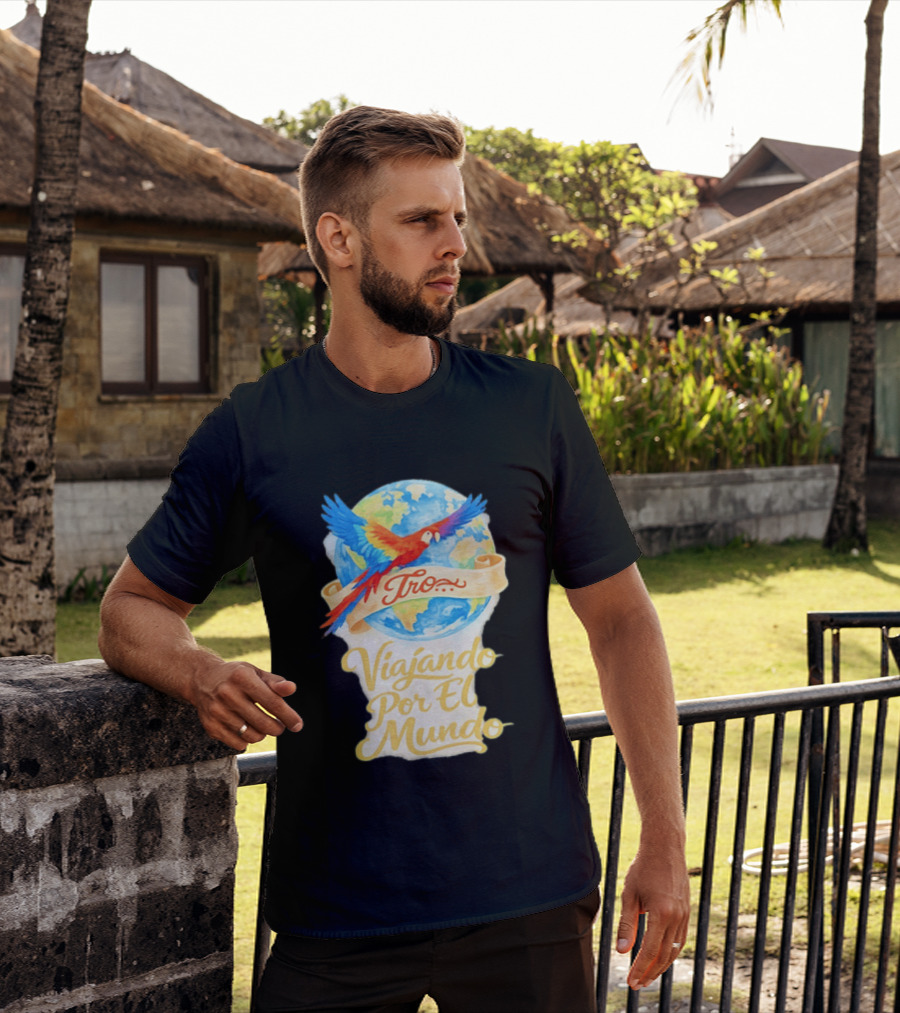 Tro Macaw Flying Across Globe Viaje Por El Mundo T-Shirt