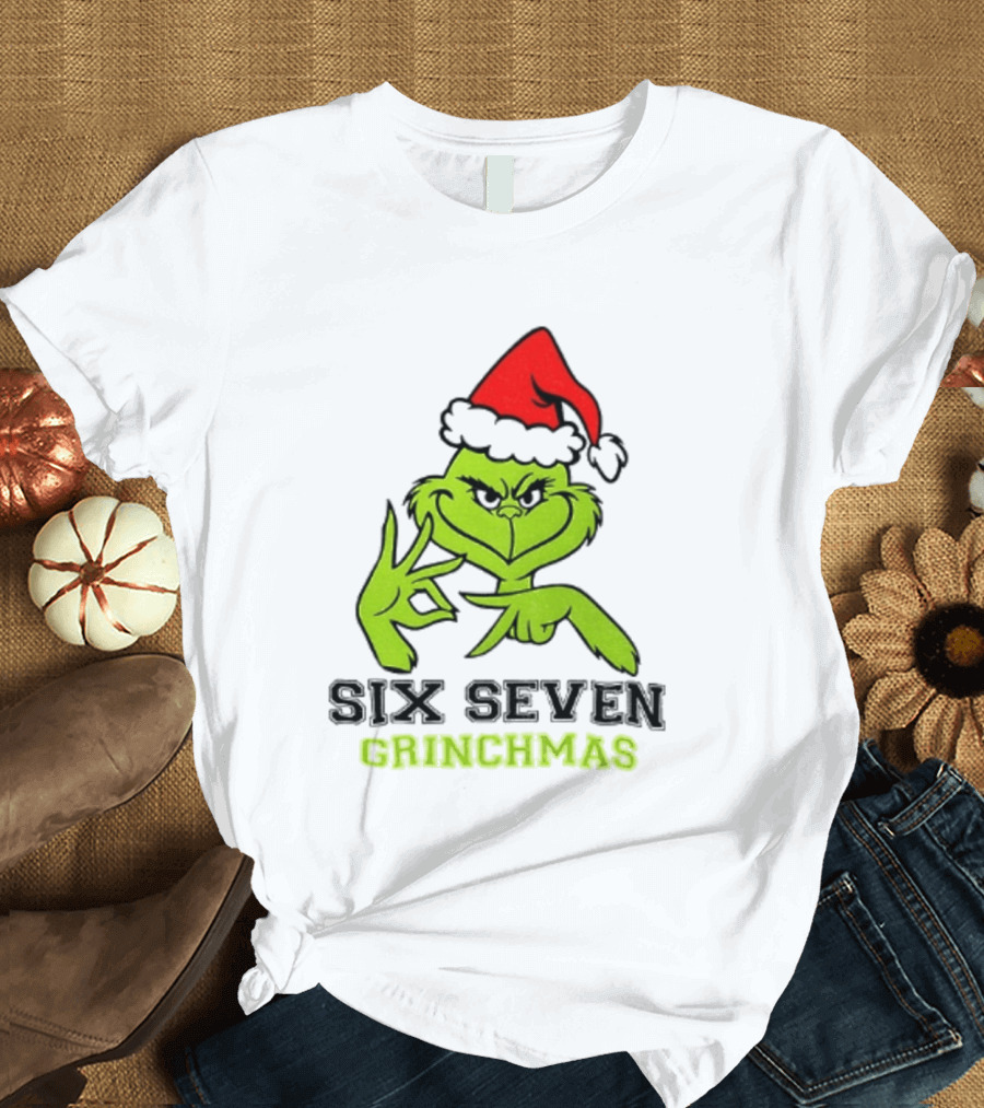 Grinch Santa Hat Six Seven Grinchmas Christmas 2025 Festive T-Shirt