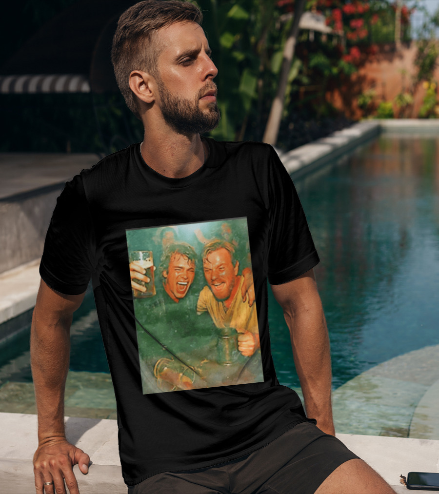Original Anakin Skywalker And Obi Wan Kenobi Celebrate With Beer Cheers T-Shirt