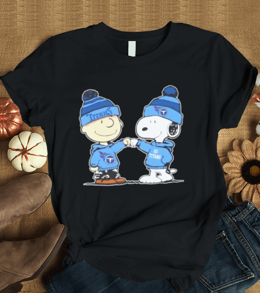 Peanuts Charlie Brown Snoopy Fist Bump Tennessee Titans Football Go Titans T-Shirt