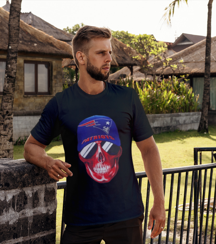 New England Patriots Cap Skull Smiling For Fans T-Shirt