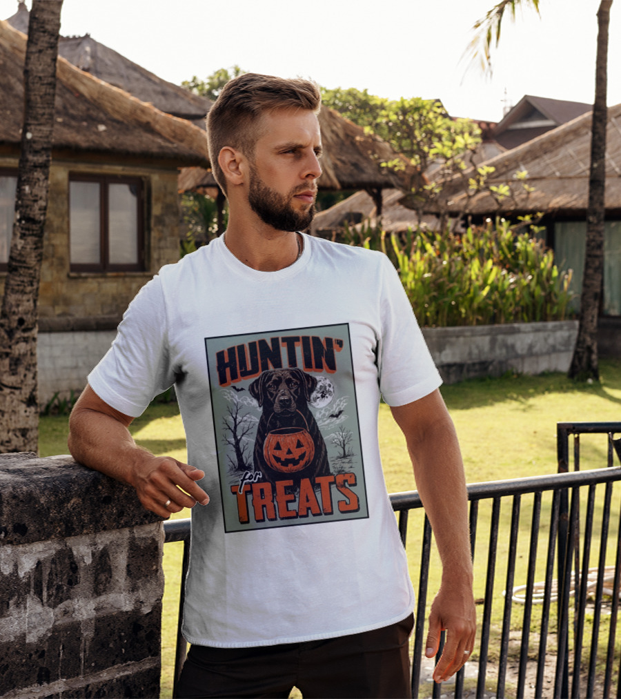 Black Labrador Huntin' For Treats Halloween Dog Moon And Jack O' Lantern T-Shirt