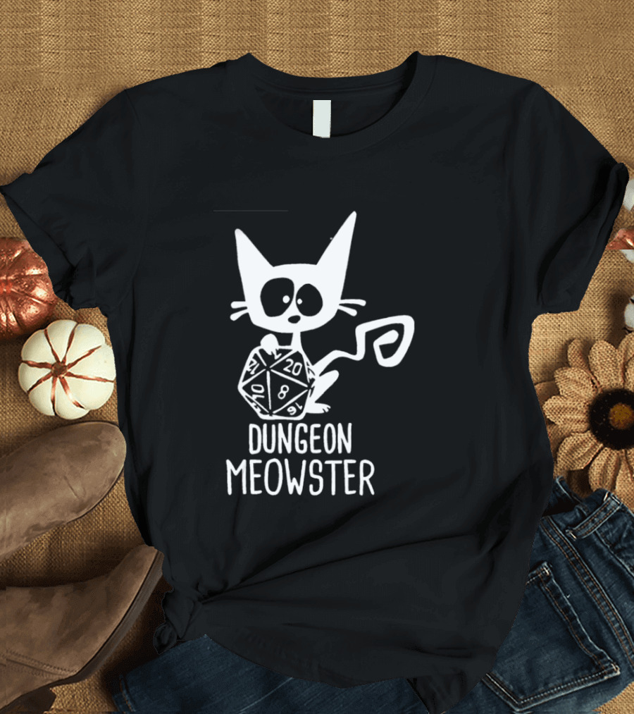 Dungeon Meowster Cat Holding D20 Dice Dungeons And Dragons T-Shirt