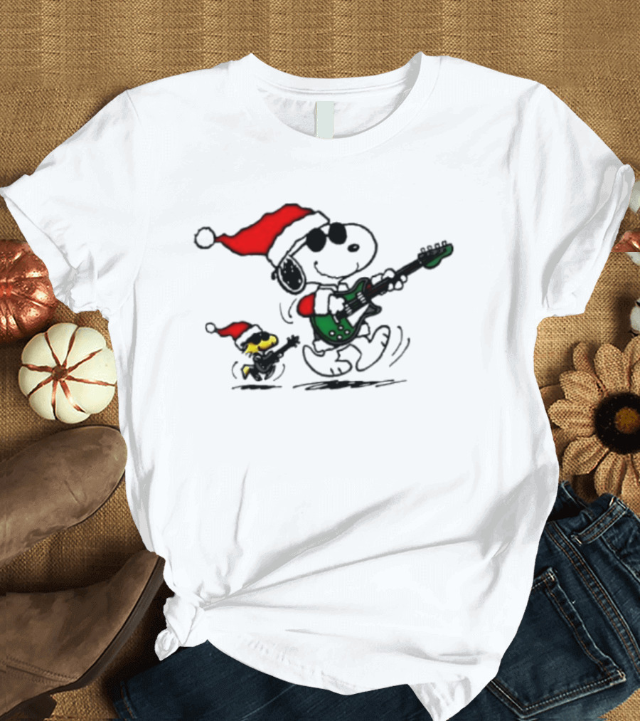 Snoopy Christmas Rocking Guitar Santa Hat Woodstock Peanuts T-Shirt