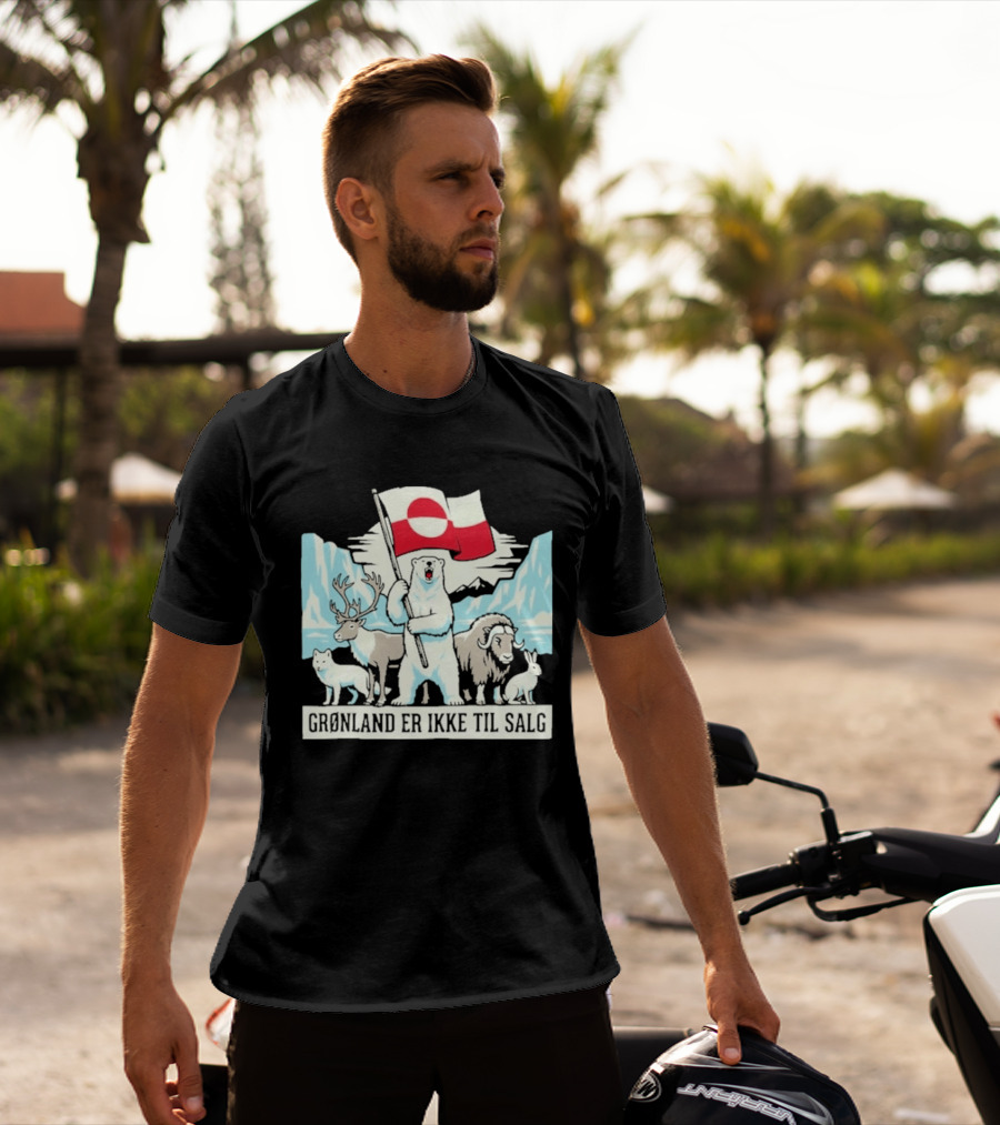 Grønland Er Ikke Til Salg Polar Bear Flag Reindeer Musk Ox Arctic Wildlife T-Shirt