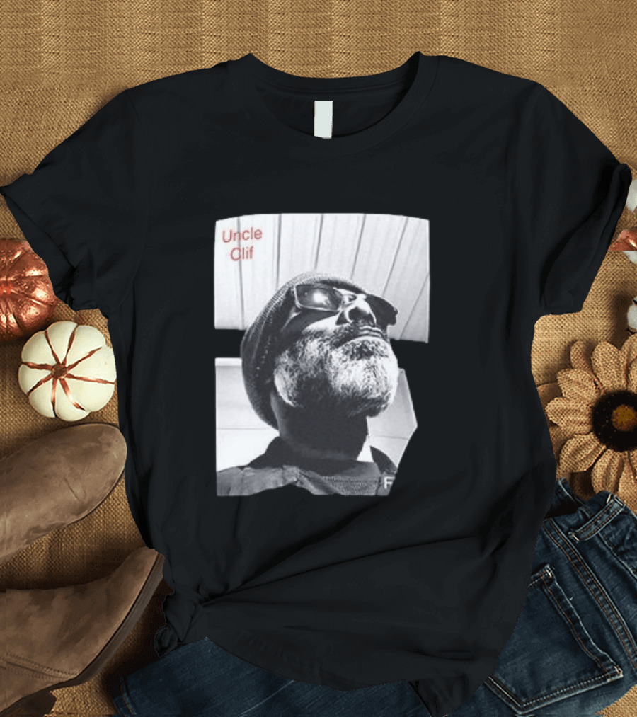 Uncle Clif Bring Back Common Sense Vintage Style Black And White Bearded Man In Sunglasses T-Shirt